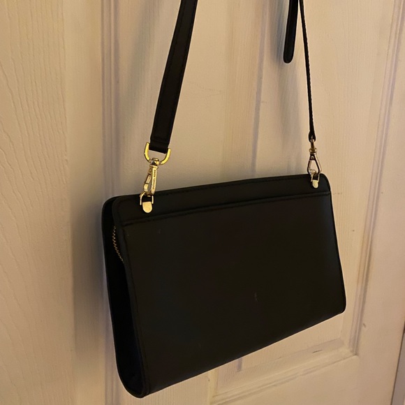 Lulu Lemon Jet Set Travel Crossbody - Picture 2 of 4